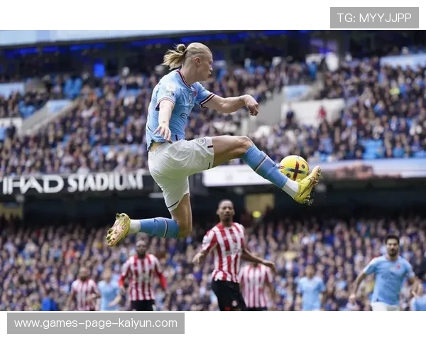 曼城哈兰德禁区内卸球爆射直挂上角：点亮夜晚的进攻之诗