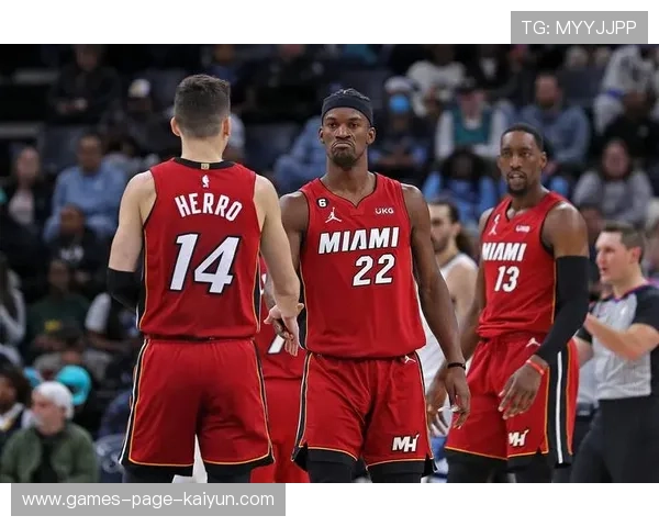 巴特勒面对包夹强攻命中，热火主场继续沸腾